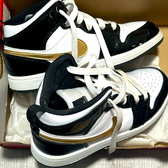 Nike Other - Nike Dunk Low gold black youth 2Y